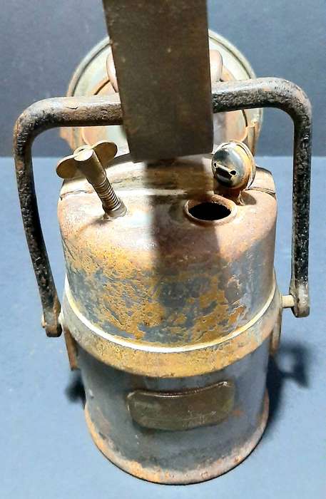 RARE: 1920s South African Railways Metallic Kerosene Carriage Lamp w/ Handle (Glass Lens).