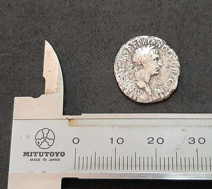 RARE: Roman Macedonia 1st-2nd Century AD Silver Coin w/ Emperor (F).