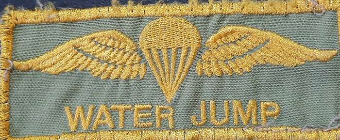 RARE: 1990s SADF / SANDF Unofficial 'Water Jump' Parachute Embroidered Qualification Wings .