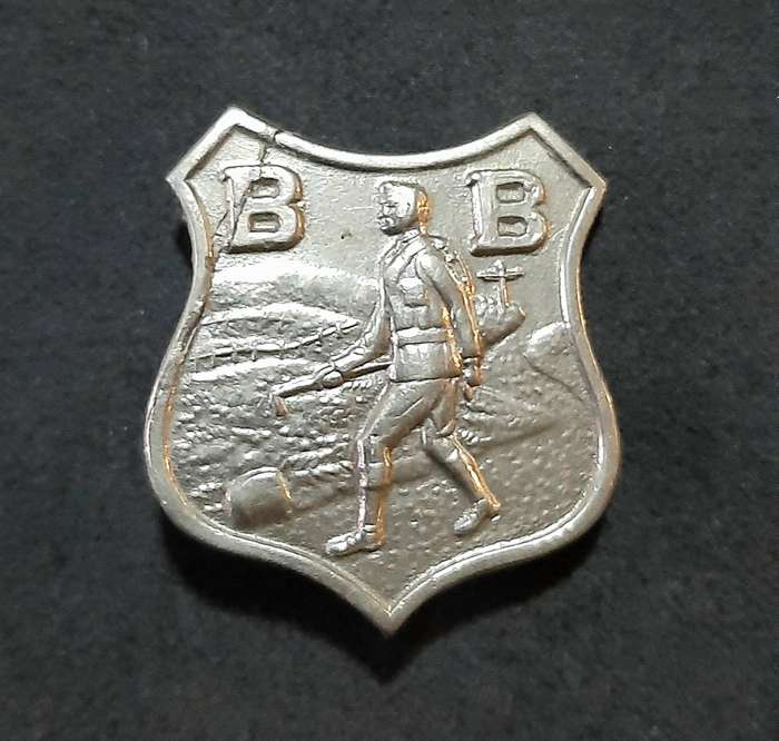 Mid-20th Century: 'Boys Brigade' Youth Organization Wayfarer Badge w/ Pin.