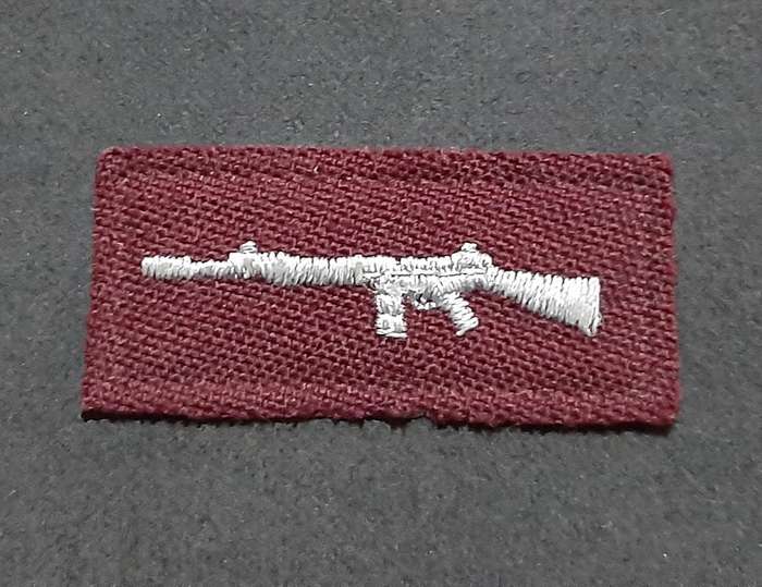 RARE: 1990s SAMS - Maroon Marksman's 'Skietbalkie' Qualification Embroidered Breast Badge.