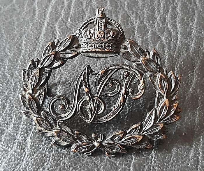 RARE: Natal Police (1902-13) Subdued Brass Cap Badge w/ Lugs.
