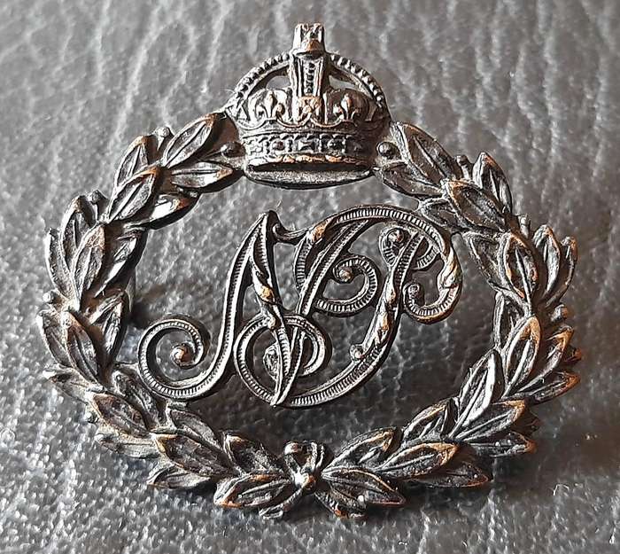 RARE: Natal Police (1902-13) Subdued Brass Cap Badge w/ Lugs.