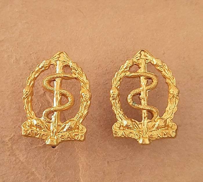 RARE: Border War Pre-1979 , SA Medical Service Officer's Gilt Mess Dress Collar Badges (x2 Pcs).