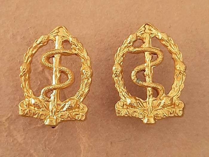 RARE: Border War Pre-1979 , SA Medical Service Officer's Gilt Mess Dress Collar Badges (x2 Pcs).