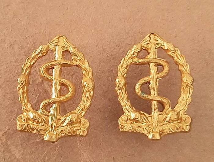 RARE: Border War Pre-1979 , SA Medical Service Officer's Gilt Mess Dress Collar Badges (x2 Pcs).