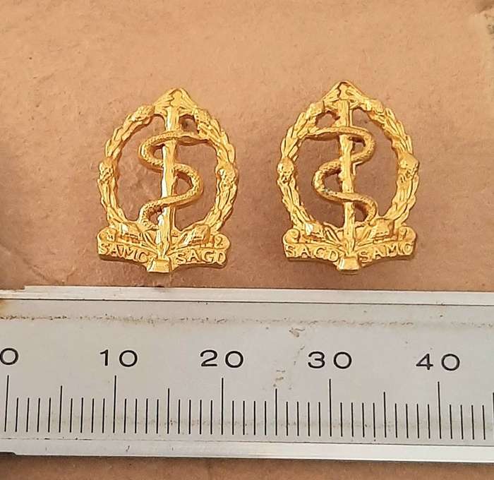 RARE: Border War Pre-1979 , SA Medical Service Officer's Gilt Mess Dress Collar Badges (x2 Pcs).