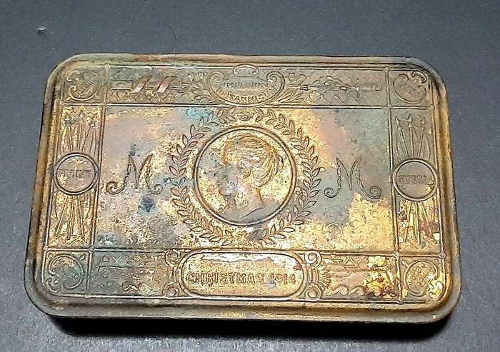 WW1 : Princess Mary Christmas 1914 Tin w/ Cardboard Insert (Att. Officer 1st D.L.I.)