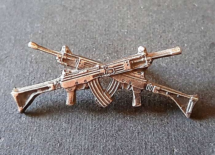 Border War: 1980s SWATF Metallic Marksman's Proficiency Badge w/ Pins.
