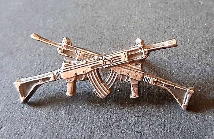 Border War: 1980s SWATF Metallic Marksman's Proficiency Badge w/ Pins.