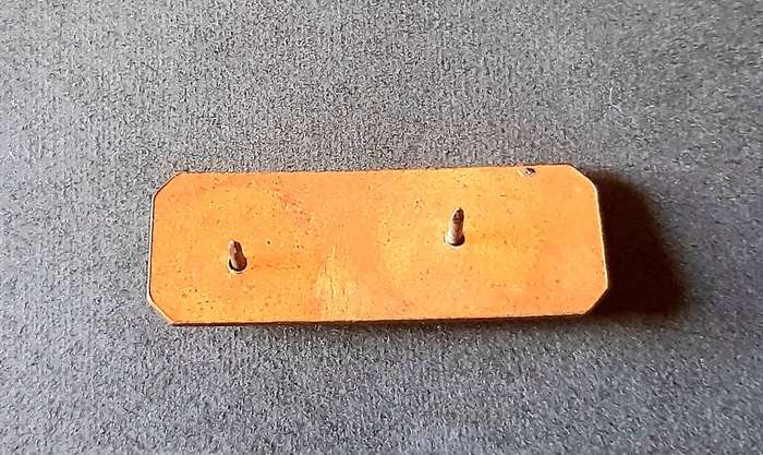 Border War: 1960s SADF Enamel & Brass Marksman's 'Skietbalkie' Proficiency Badge w/ Pins.