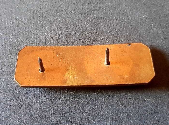 Border War: 1960s SADF Enamel & Brass Marksman's 'Skietbalkie' Proficiency Badge w/ Pins.