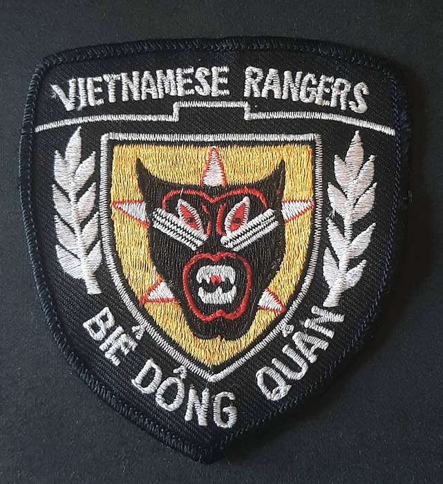 ** Vietnam War : 1972 Type Vietnamese Rangers Insignia Shoulder Patch.**