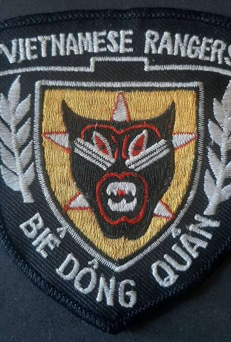 ** Vietnam War : 1972 Type Vietnamese Rangers Insignia Shoulder Patch.**