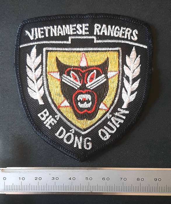 ** Vietnam War : 1972 Type Vietnamese Rangers Insignia Shoulder Patch.**