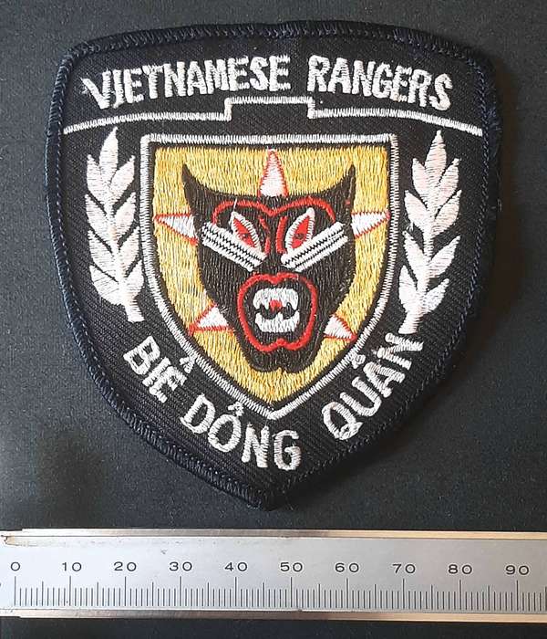 ** Vietnam War : 1972 Type Vietnamese Rangers Insignia Shoulder Patch.**
