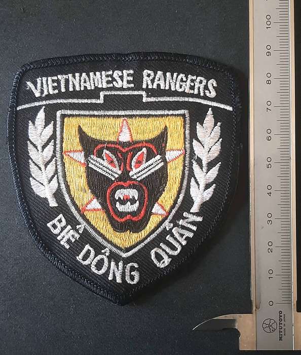 ** Vietnam War : 1972 Type Vietnamese Rangers Insignia Shoulder Patch.**