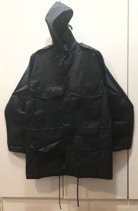 1990s SA Air Force: UNISSUED Blue Fielddress 'Bluetria' Rain Coat w/ Fittings (Medium/Large).