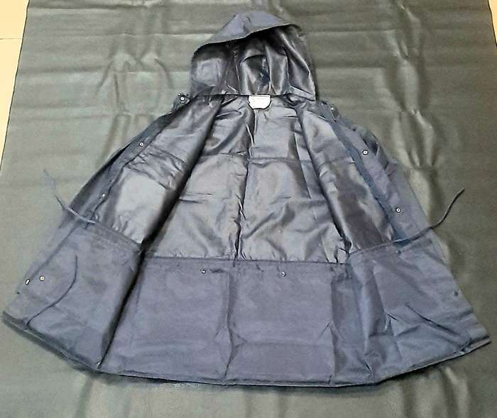 1990s SA Air Force: UNISSUED Blue Fielddress 'Bluetria' Rain Coat w/ Fittings (Medium/Large).