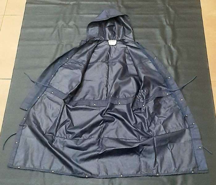 1990s SA Air Force: UNISSUED Blue Fielddress 'Bluetria' Rain Coat w/ Fittings (Medium/Large).