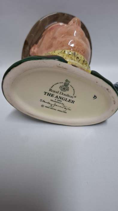 Royal Doulton Medium Toby Jug "The Angler " D.6866  - Excellent Condition
