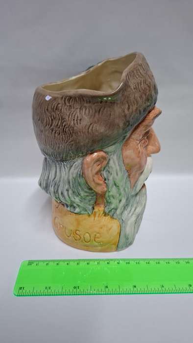 Royal Doulton Large Toby Jug "Robinson Crusoe " D. 6539 - Excellent Condition