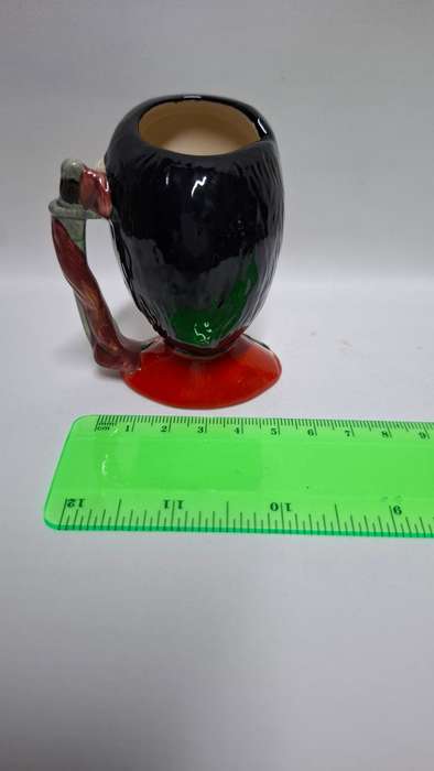 Royal Doulton Small Toby Jug " The Guardsman " D. 6772 - Excellent Condition