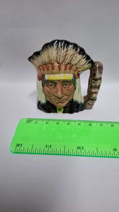 Royal Doulton Small Toby Jug " North American Indian " D. 6665 - Excellent Condition