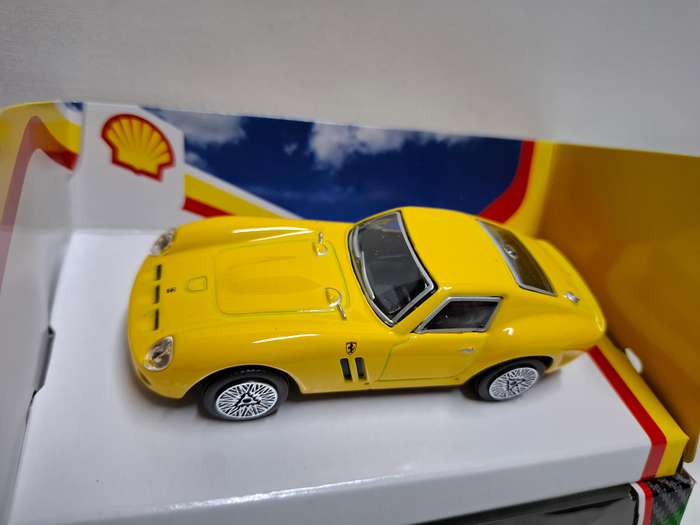 Ferrari 250 GTO Diecast 1/43 scale Shell's Innovation Partnership With Ferrari- Good Condition