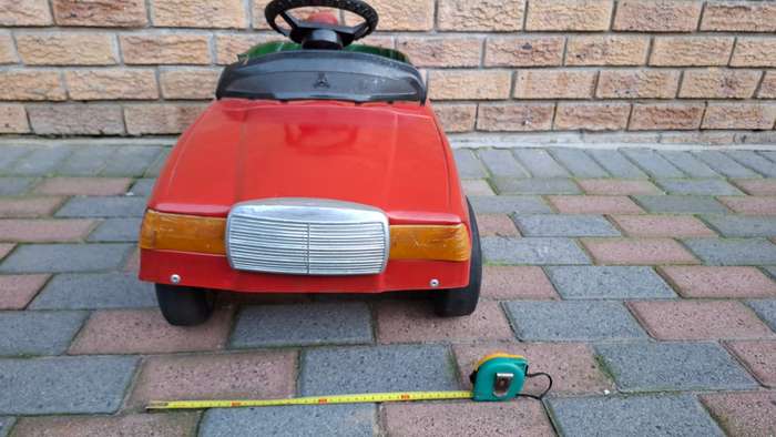 Beautiful Vintage Mercedes-Benz 500 SEC Convertible Pedal Car - Good condition