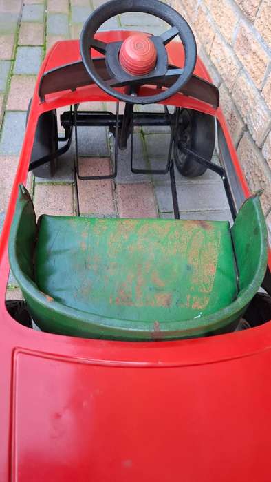 Beautiful Vintage Mercedes-Benz 500 SEC Convertible Pedal Car - Good condition