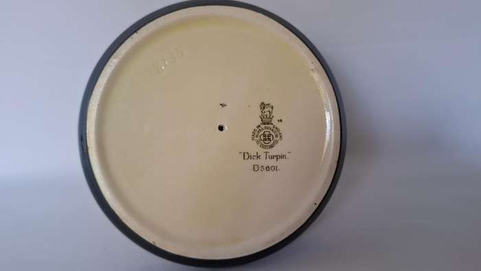 Royal Doulton Toby Jug Matchbook Holder Ashtray "Dick Turpin" D. 5601 - Excellent Condition