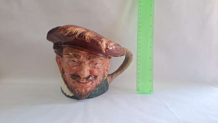 Royal Doulton Large Toby Jug "Sir Francis Drake" D.6115 - Excellent Condition