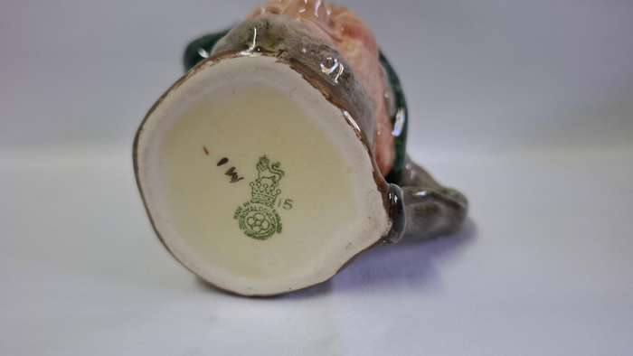 Royal Doulton Small Toby Jug "Auld Mac" D. 5824 - Excellent Condition