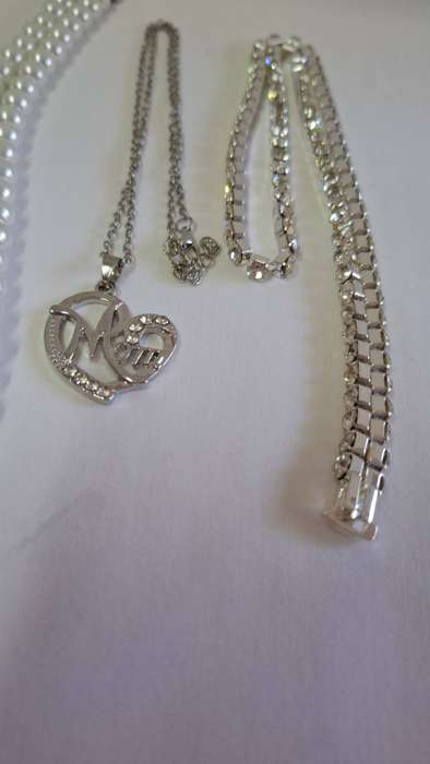 Lot 2A- A Set of Three Stunning Necklaces