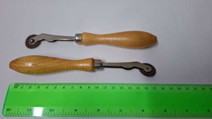 Vintage Leather and Heavy Fabric Tracing Wheels - Good condition