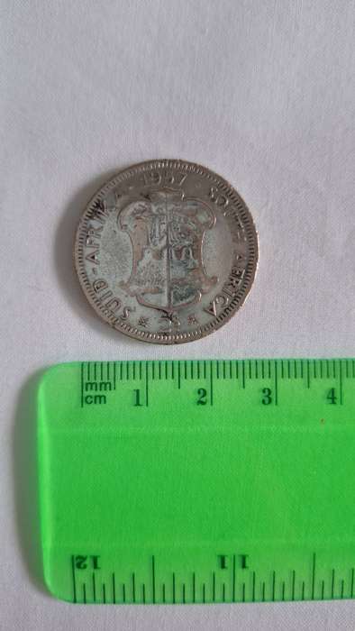1957 Union of South Africa 2 Shilling Silver Coin (11g)