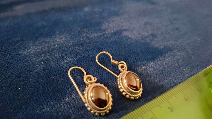 Set of Beautiful Sterling Silver Garnet Drop Earings(6.1 Grams)in Good Condition and Clearing Marked