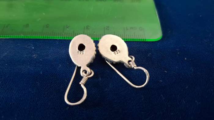 Set of Beautiful Sterling Silver Garnet Drop Earings(6.1 Grams)in Good Condition and Clearing Marked