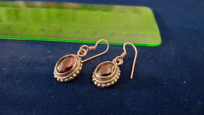 Set of Beautiful Sterling Silver Garnet Drop Earings(6.1 Grams)in Good Condition and Clearing Marked
