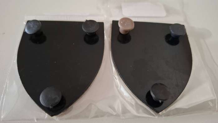 Set of SADF 1 Recce Regiment Metal Shoulder Flashes 1972-1993 (Pins in Tact) in Good Condition