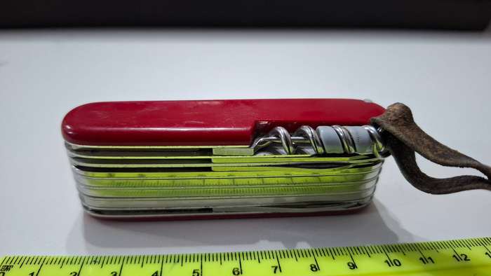 Stunning Victorinox Switzerland Stainless Rostfrei Multi Function Pocket Knife in Good Condition