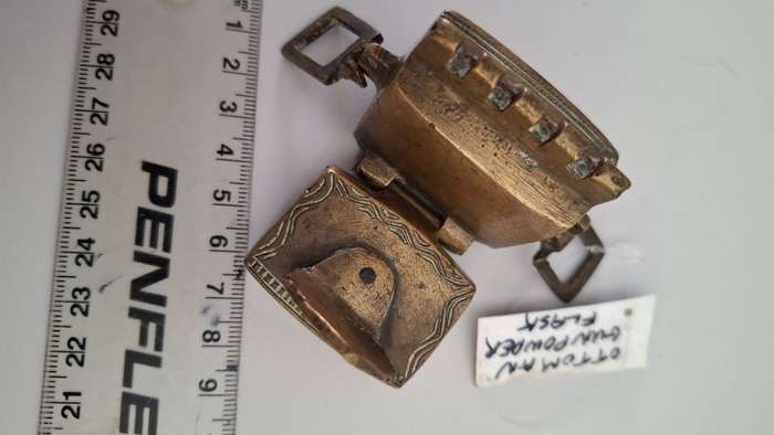 Antique Ottoman or Turkish Gunpowder Flask also known as a Palaska in Good Condition