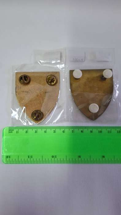 SADF 6 SAI (South African Infantry) Battalion Metal Shoulder Flash with All Pins Intact