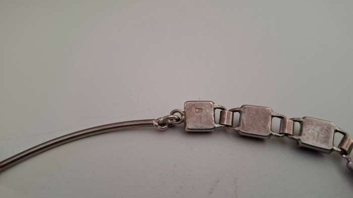 Vintage 925 Silver Choker Necklace with Garnets in Great Condition-20.6 grams -Clearly Marked