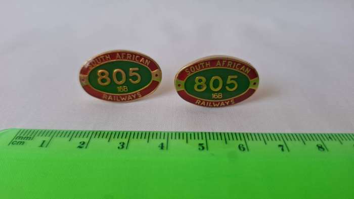 Set of Two South African Railways 805 16B Gold Plated Cufflinks - In Good condition