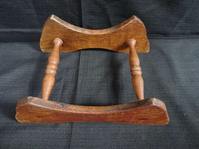 Stunning Vintage Small Oak Barrel With Brass Tap On Stand - In Good Condition