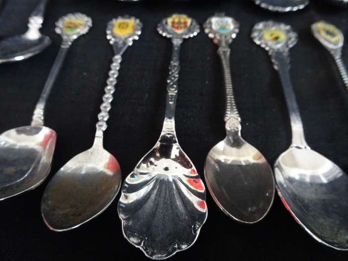 Vintage Joblot Of Twenty Interesting Teaspoons - See My Description