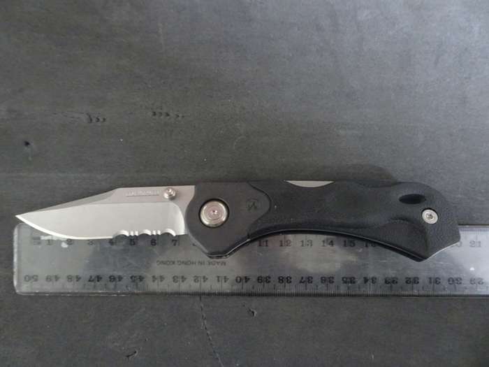 Stunning Leatherman H501 Lock Back Knife With Serrated Blade - In Excellent Condition
