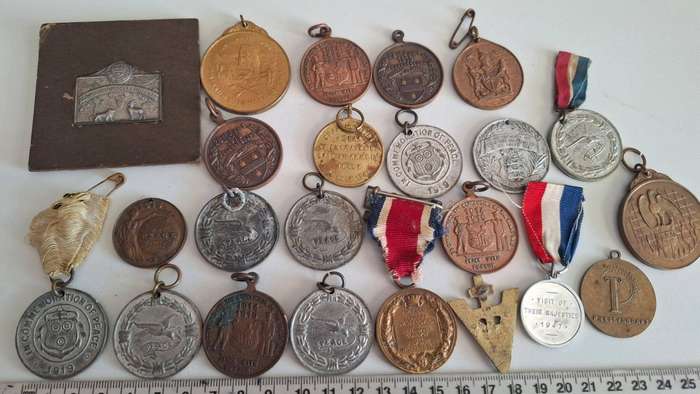 Large Collection of Miltary Medals and Medallions - Bidding for the Lot!!!!!